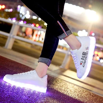 2021 Nova Usb Polnilne Svetlobna z Lučmi za Ženske, Moške LED Čevlji z prižgala edini Odrasli gospa Kitajski Slogan Bela