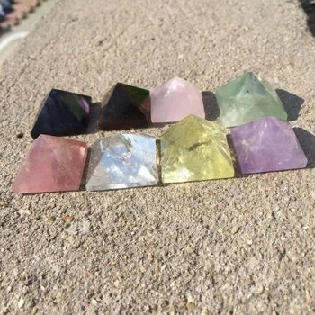 8pcs različnih kamnov čudovite naravne Crystal gemstone piramida meditacijo, reiki healing kristalni kamen za dom dekor trgovina