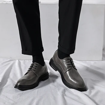 Pomlad Jesen 2023 Britanski Stil Usnjeni Čevlji Za Moške Business Casual Black Hombre Visoko Kakovostnih Klasičnih Višino Narašča Čevlji